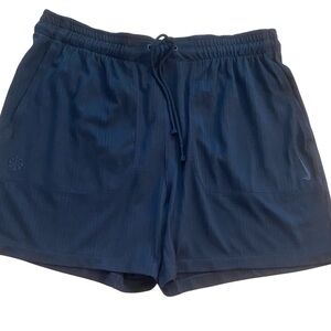 Nike Men’s Black Training Shorts New Size Large no lining tie waist